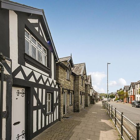 فيلا Bwthyn Llys Machynlleth Old Court House المظهر الخارجي الصورة